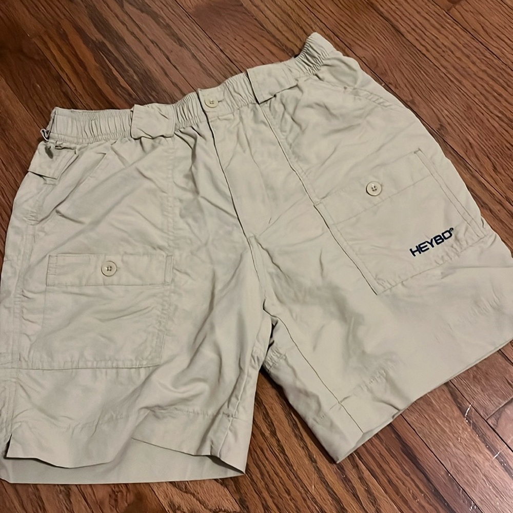 HEYBO Bay Shorts fishing short size 28 khaki color nwot